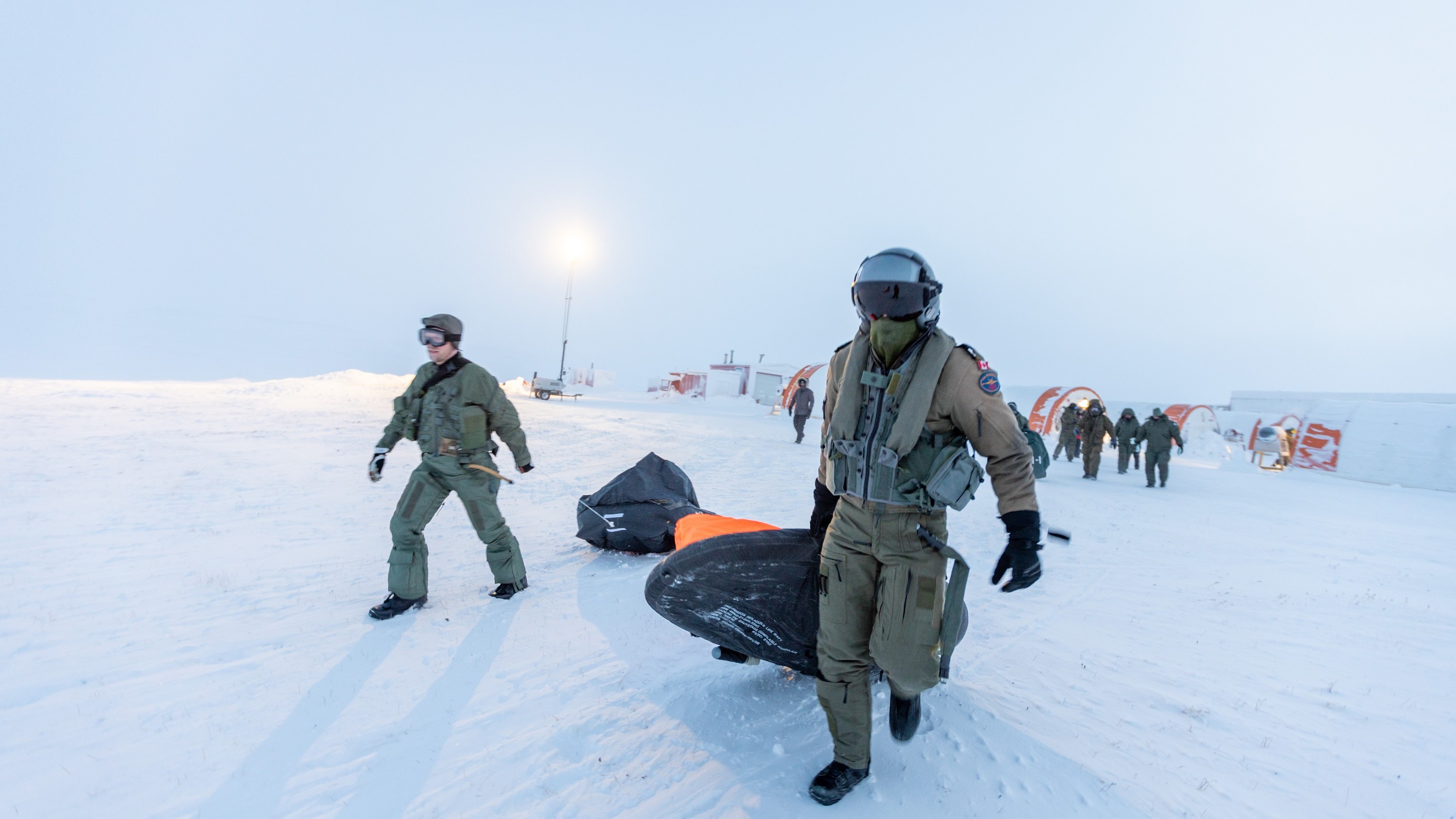DRDC tests Arctic survival kits for military aircraft with Allies