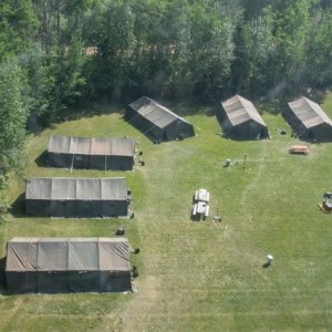IDEeS investit dans l'écologisation des camps temporaires pour la défense et au-delà
